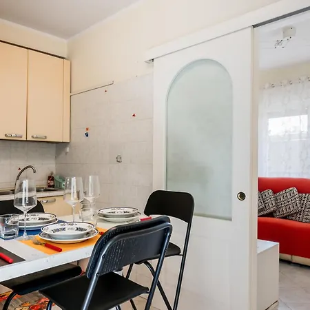 Proffiano District Roomy Flat Apartment *