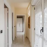 아파트 Guesthost - Proffiano District Roomy Flat *
