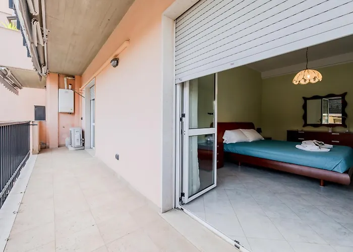 Guesthost - Proffiano District Roomy Flat Апартаменты Специя